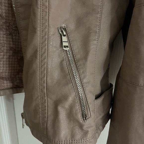 Brand new tan Bomber jacket women’s - Picture 5 of 11